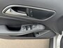Mercedes-Benz GLA 180 Business Solution AMG automaat / panoramadak , apple-carplay, achteruitrijcamera
