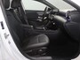 Mercedes-Benz A-klasse 180 Star Edition Luxury Line | Trekhaak | Dodehoekassistent | 18" lichtmetalen velgen
