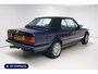 BMW 3-Serie Cabrio 320i E30 6 cilinder handgeschakeld! Grijs lederen interieur, Stuurbekrachtiging, Electrische ramen, 15 inch honingraatwielen