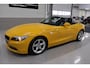 BMW Z4 Roadster sDrive20i Executive Sportstoelen Leer/Alcantara Automaat Boekjes aanwezig Atacama Geel Stoelverwarming Breedset 19 inch Airco Parkeersensoren Windscherm
