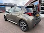 Toyota Yaris 1.5 HYBRID 5-DRS DYNAMIC AUTOMAAT! LUXE UITVIERING SLECHTS 14.176 KM