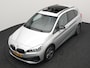 BMW 2-Serie Active Tourer 225xe iPerformance Sportline Plug In Hybrid 225pk PHEV | Panodak | Sportstoelen Memory | Camera | Stoelverwarming | Navi Full Map | Keyless | LED |