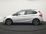BMW 2-Serie Active Tourer 225xe iPerformance Sportline Plug In Hybrid 225pk PHEV | Panodak | Sportstoelen Memory | Camera | Stoelverwarming | Navi Full Map | Keyless | LED |