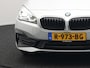 BMW 2-Serie Active Tourer 225xe iPerformance Sportline Plug In Hybrid 225pk PHEV | Panodak | Sportstoelen Memory | Camera | Stoelverwarming | Navi Full Map | Keyless | LED |