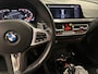 BMW 1-Serie M135i xDrive High Executive / CarPlay / Navi / Elec. Stoelen / M-Performance velgen