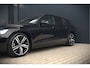 Volvo V60 2.0 B3 R-Design | Panoramadak | Harman Kardon | Keyless | Memory Stoel | Elektrische Stoelen | Stuurverwarming | Stoelverwarming | Camera | Adaptive Cruise Control | Leer | LED | DAB | Parkeensensoren | Appl