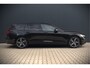 Volvo V60 2.0 B3 R-Design | Panoramadak | Harman Kardon | Keyless | Memory Stoel | Elektrische Stoelen | Stuurverwarming | Stoelverwarming | Camera | Adaptive Cruise Control | Leer | LED | DAB | Parkeensensoren | Appl