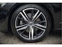 Volvo V60 2.0 B3 R-Design | Panoramadak | Harman Kardon | Keyless | Memory Stoel | Elektrische Stoelen | Stuurverwarming | Stoelverwarming | Camera | Adaptive Cruise Control | Leer | LED | DAB | Parkeensensoren | Appl