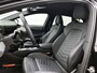 Audi A6 Avant e-tron S edition 83 kWh 286 PK l Park assist plus l Luchtvering l Adaptieve rij-assistent plus l Optiekpakket Zwart l 360 camera l Tech Pro pakket l Sportstoel leder zwart l Privacy glas l Elektr. verstelbaar stuurwiel l 21 inch lichtmetalen velgen |
