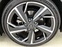 Audi A6 Avant e-tron S edition 83 kWh 286 PK l Park assist plus l Luchtvering l Adaptieve rij-assistent plus l Optiekpakket Zwart l 360 camera l Tech Pro pakket l Sportstoel leder zwart l Privacy glas l Elektr. verstelbaar stuurwiel l 21 inch lichtmetalen velgen |
