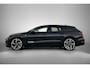 Audi A6 Avant e-tron S edition 83 kWh 286 PK l Park assist plus l Luchtvering l Adaptieve rij-assistent plus l Optiekpakket Zwart l 360 camera l Tech Pro pakket l Sportstoel leder zwart l Privacy glas l Elektr. verstelbaar stuurwiel l 21 inch lichtmetalen velgen |