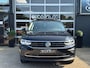 Volkswagen Tiguan 1.5 TSI Life Business / Pano / IQ Light / Trekhaak