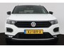 Volkswagen T-Roc 1.0 TSI Sport (PARKEERSENSOREN, NAVIGATIE, ACHTERUITRIJCAMERA, DIGITAAL DASHBOARD, CRUISE CONTROL, NL-AUTO)