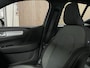 Volvo XC40 T4 Recharge Inscription | Stoel en Stuurwielverwarming | Parkeercamera | Full LED Meesturende koplampen | Cruise Control | 18 Inch | Keyless Drive | Parkeersensoren voor+achter | Elektrisch bedienbare achterklep | Climate Control L+R | Breedstralers in vo .