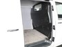 Volkswagen Transporter 2.0 TDI L2H1 28 150 pk | Airo | Trekhaak | Parkeersensoren | Elektr. spiegels (inklapbaar) |