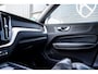 Volvo XC60 2.0 T5 AWD 3xR-Design PANO/LUCHTVERING/TREKHAAK/ACC/FOUR-C/21"/BLIS/INTELLISAFE 360/CAMERA/XENIUM PAKKET/VOLVO ONDERH