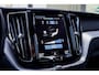 Volvo XC60 2.0 T5 AWD 3xR-Design PANO/LUCHTVERING/TREKHAAK/ACC/FOUR-C/21"/BLIS/INTELLISAFE 360/CAMERA/XENIUM PAKKET/VOLVO ONDERH