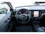 Volvo V60 2.0 T6 Plug-in hybrid AWD Essential Edition | Adaptive Cruise Control met Pilot Assist| Dodehoekdetectie| Stoelverwarming voor + achter| Stuurwielverwarming| Extra getint glas achter| RVS-geborstelde bumperbescherming|