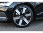 Volvo V60 2.0 T6 Plug-in hybrid AWD Essential Edition | Adaptive Cruise Control met Pilot Assist| Dodehoekdetectie| Stoelverwarming voor + achter| Stuurwielverwarming| Extra getint glas achter| RVS-geborstelde bumperbescherming|