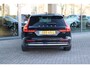 Volvo V60 2.0 T6 Plug-in hybrid AWD Essential Edition | Adaptive Cruise Control met Pilot Assist| Dodehoekdetectie| Stoelverwarming voor + achter| Stuurwielverwarming| Extra getint glas achter| RVS-geborstelde bumperbescherming|