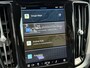Volvo V60 2.0 T6 Plug-in hybrid AWD Plus Dark | Trekhaak | Harman/Kardon | Sport stoelen | Zwarte hemel | Long Range | Camera |