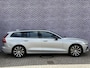 Volvo V60 2.0 T6 Plug-in hybrid AWD Plus Dark | Trekhaak | Harman/Kardon | Sport stoelen | Zwarte hemel | Long Range | Camera |