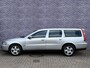 Volvo V70 2.4 Momentum | LPG-G3 | Young timer| Stoelverwarming | Trekhaak | Spoiler | Bluetooth | Nederlandse auto |