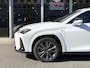 Lexus UX 250h F Sport Line | Facelift, Head up display, Blind Spot, 18 inch, Parkeersensoren, Stoel + Stuurverwarming, Groot scherm