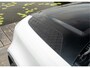 Land Rover Defender 110 P300e X-Dynamic HSE | Outland Modern Ice Edition | No. 1 |