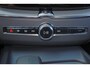 Volvo XC60 T8 Recharge AWD Plus Dark - LONG RANGE - Panorama/schuifdak - IntelliSafe Assist & Surround - 360º Camera - Harman/Kardon audio - Verwarmde voorstoelen, stuur & achterbank - Parkeersensoren voor & achter - Elektr. bedienb. voorstoelen met geheugen - Draadloze tel. lader - Extra getint glas - 20' LMV