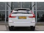 Volvo XC60 T8 Automaat Twin Engine AWD Inscription | Head-Up | Pano-dak | Trekhaak | Verw. stoel & stuurwiel | 21" LMV