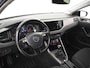 Volkswagen Polo 1.0 TSI Comfortline | 96pk | Parkeersensoren v+a | Navigatie via app connect | Licht en zicht pakket | Privacy glass | Adaptief cruise control | Airco