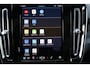 Volvo EX40 Plus Black Edition 70 kWh - IntelliSafe Assist & Surround - 360º Camera - Harman/Kardon audio - Verwarmde voorstoelen & stuur - Parkeersensoren voor & achter - Draadloze tel. lader - Warmtepomp - Extra getint glas - 20' LMV
