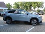 Toyota Corolla Cross 2.0 HYBRID 200 STYLE NIEUW&DIRECT LEVERBAAR! STOELVERW. EL-ACHTERKLEP NAVI PARK-SENSOREN BLISS LED 18"LMV PRIVACY-GLASS NL-AUTO