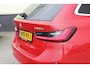 BMW 3-Serie Touring 330e Luxury Line | Dak | LEER | LASER