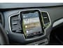 Volvo XC90 T8 Recharge AWD Ultimate Dark | Verwarmbare voorstoelen | Verwarmbaar stuurwiel | Verwarmbare achterbank | Premium audio by Harman Kardon | Panoramadak | Luchtvering| Rondomzicht Camera| 20 inch Lichtmetalen velgen |  Semi elektrische trekhaak | Alarmklasse 3