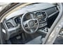 Volvo XC90 T8 Recharge AWD Ultimate Dark | Verwarmbare voorstoelen | Verwarmbaar stuurwiel | Verwarmbare achterbank | Premium audio by Harman Kardon | Panoramadak | Luchtvering| Rondomzicht Camera| 20 inch Lichtmetalen velgen |  Semi elektrische trekhaak | Alarmklasse 3