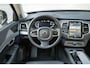 Volvo XC90 T8 Recharge AWD Ultimate Dark | Verwarmbare voorstoelen | Verwarmbaar stuurwiel | Verwarmbare achterbank | Premium audio by Harman Kardon | Panoramadak | Luchtvering| Rondomzicht Camera| 20 inch Lichtmetalen velgen |  Semi elektrische trekhaak | Alarmklasse 3