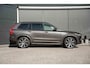 Volvo XC90 T8 Recharge AWD Ultimate Dark | Verwarmbare voorstoelen | Verwarmbaar stuurwiel | Verwarmbare achterbank | Premium audio by Harman Kardon | Panoramadak | Luchtvering| Rondomzicht Camera| 20 inch Lichtmetalen velgen |  Semi elektrische trekhaak | Alarmklasse 3
