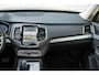 Volvo XC90 T8 Recharge AWD Ultimate Dark | Verwarmbare voorstoelen | Verwarmbaar stuurwiel | Verwarmbare achterbank | Premium audio by Harman Kardon | Panoramadak | Luchtvering| Rondomzicht Camera| 20 inch Lichtmetalen velgen |  Semi elektrische trekhaak | Alarmklasse 3