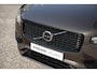 Volvo XC90 T8 Recharge AWD Ultimate Dark | Verwarmbare voorstoelen | Verwarmbaar stuurwiel | Verwarmbare achterbank | Premium audio by Harman Kardon | Panoramadak | Luchtvering| Rondomzicht Camera| 20 inch Lichtmetalen velgen |  Semi elektrische trekhaak | Alarmklasse 3