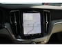 Volvo V60 Cross Country B5 250PK AWD Plus | Premium Harman/Kardon Audio | Polestar Optimisation | Adaptive Cruise & Pilot Assist | Verwarmde Voorstoelen + Stuurwiel & Achterbank | 20" Lichtmetalen velgen | Apple Carplay/Android Auto | Elektr. Achterklep | Power Seats incl. Memory |
