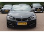 BMW 2-Serie Cabrio M240i xDrive High Exe. M Sport / Camera / Leder / Harman Kardon / 18'' / Keyless / Navigatie / Stuurverwarming / DAB / Windscherm / Stoelverwarming / Cruise Control