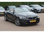 BMW 2-Serie Cabrio M240i xDrive High Exe. M Sport / Camera / Leder / Harman Kardon / 18'' / Keyless / Navigatie / Stuurverwarming / DAB / Windscherm / Stoelverwarming / Cruise Control