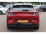 Ford Mustang Mach-E Extended First Edition AWD 98 kWh / SoH 94.1% / Glascoating / Trekhaak / Panoramadak / Camera / Leder / 19'' / B&O / Keyless / DAB / Dodehoek / ACC / Navigatie / Sfeerverlichting / Stoelverwarming