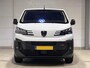 Peugeot e-Expert L2 75 kWh 136pk | LED koplampen | Climate control | Keyless entry | Dode hoek detectie | Achteruitrijcamera | Parkeersensoren voor en achter | Multimedia | Carplay | NAVI | Digital cockpit | Licht- en regensensor | Mistlampen | Bestuurdersstoel comfort | Bank voorpassagiers | Houten vloer | Doorlaadluik | Laadkabel | N403626