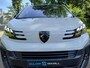 Peugeot e-Expert L2 75 kWh AUTOMAAT | LED koplampen | Climate control | Keyless entry | Dode hoek detectie | Achteruitrijcamera | Parkeersensoren voor en achter | Multimedia | Carplay | NAVI | Digital cockpit | Licht- en regensensor | Mistlampen | Bestuurdersstoel comfort | Bank voorpassagiers | Houten vloer | Doorlaadluik | Laadkabel | N403626