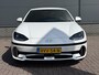 Hyundai Ioniq 6 Connect 77.4 kWh Automaat / 03-2030 Fabrieksgarantie/ Lederen Bekleding / Elektr. Achterklep / Stoel Verkoeling+Verwarming / 20" LM Velgen / Cruise Control Adaptief / Camera / Navigatie /