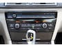 BMW 7-Serie 740d xDrive / M-Pakket / 132dkm NAP / Sportstoelen / Softclose / Leder / NL-Auto / Navigatie