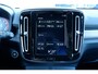 Volvo XC40 T4 AUT8 190PK R-Design | Volvo XC40 T4 AUT8 R-Design Elektrisch verstelbare voorstoelen met geheugen, Nubuck/Lederen bekleding, Harman Kardon Premium Audio, Park Assist voor & achter met camera, Volvo On Call met applicatie, Sensus Full Map Navigatie, Bluetooth telefoonvoorbereiding, 18" Lichtmetalen velgen, Sportonderstel